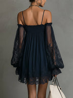 Naomi • Minikjole med off-shoulder-halsudskæring