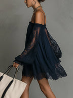 Naomi • Minikjole med off-shoulder-halsudskæring