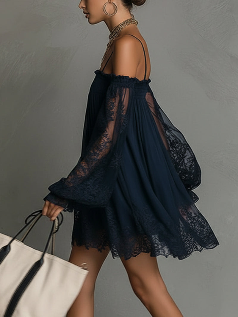 Naomi • Minikjole med off-shoulder-halsudskæring