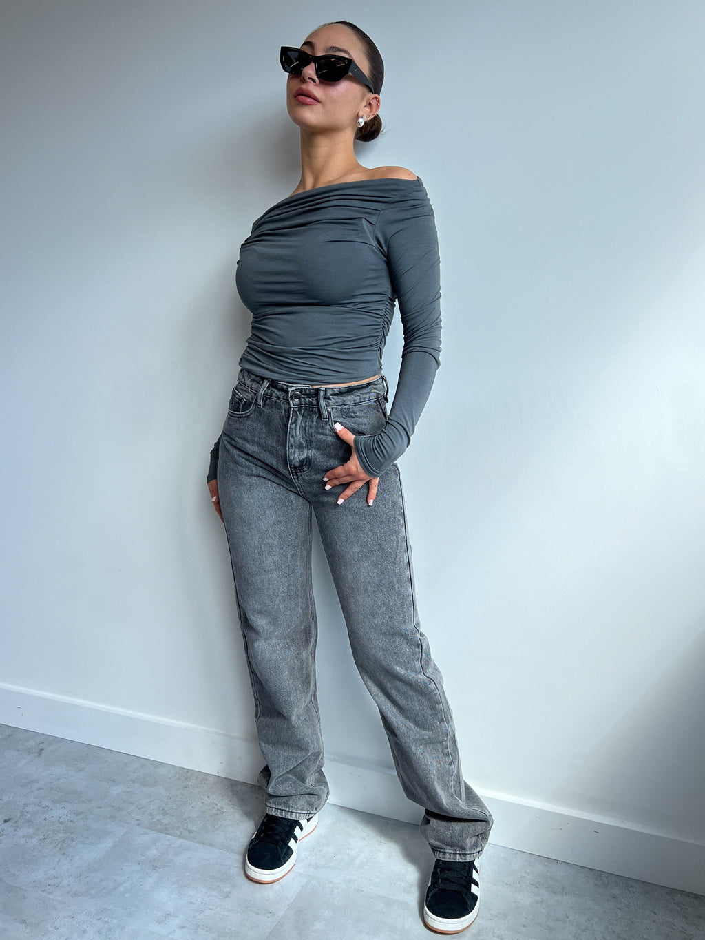 VIRALE REVNE JEANS