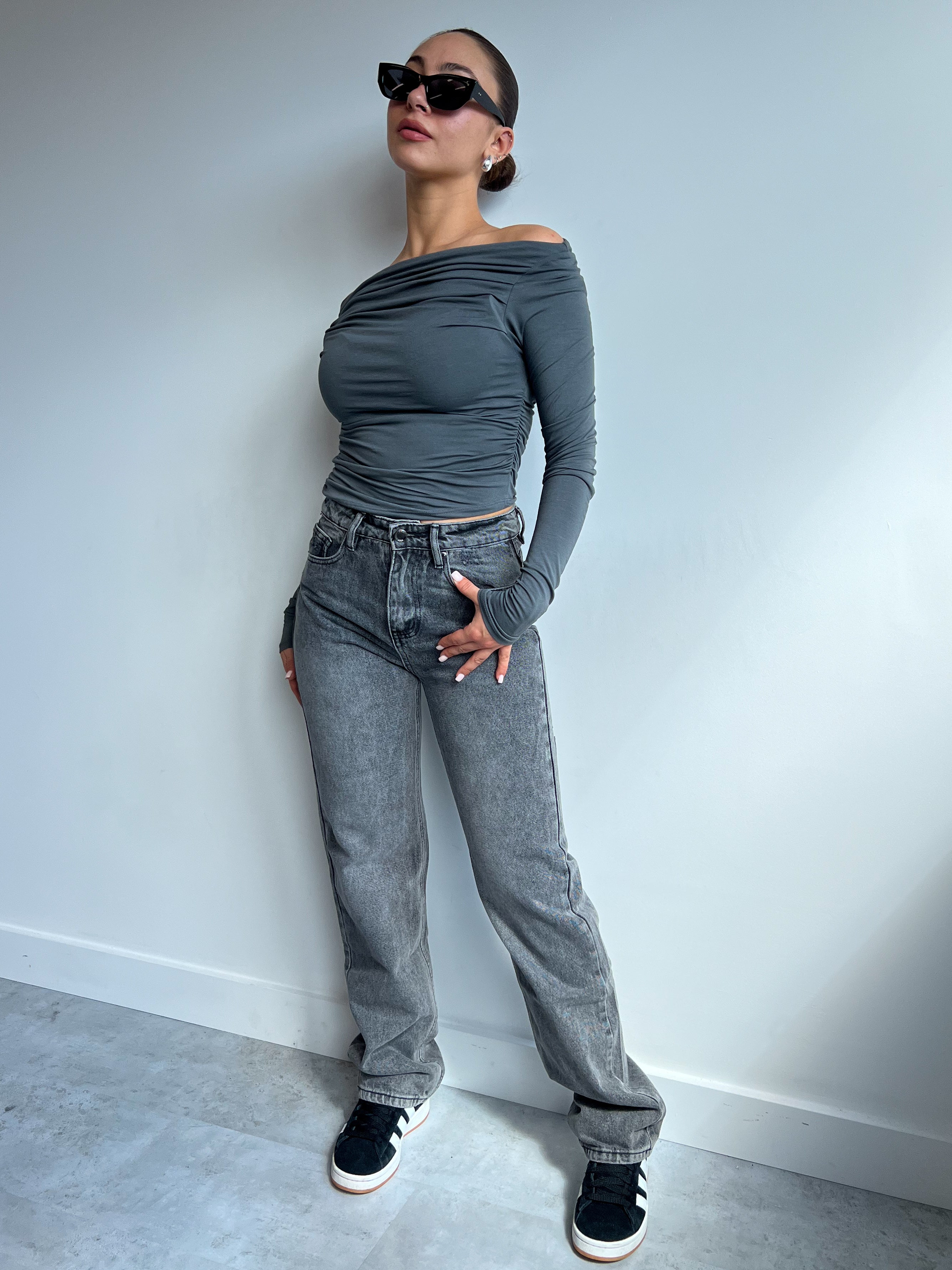 VIRALE REVNE JEANS