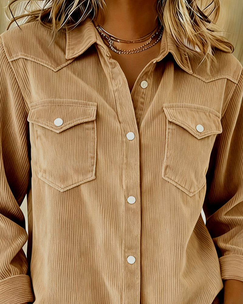 Noor | Stilfuld bluse med revers og knapper