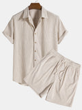 Kortærmet fløjlsbluse og shorts