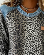 Ilse | Leopardprintet sweater med denim-patchwork