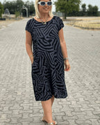 Tessa | Sommerkjole med Rund Hals og Flot Print