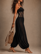 Laia | Halter-jumpsuit med flydende blondestof