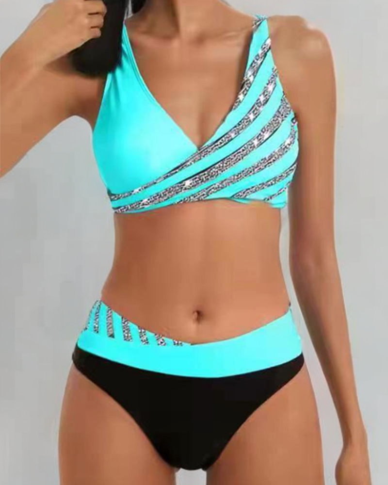 Mona - Trykt bikini i varme nuancer
