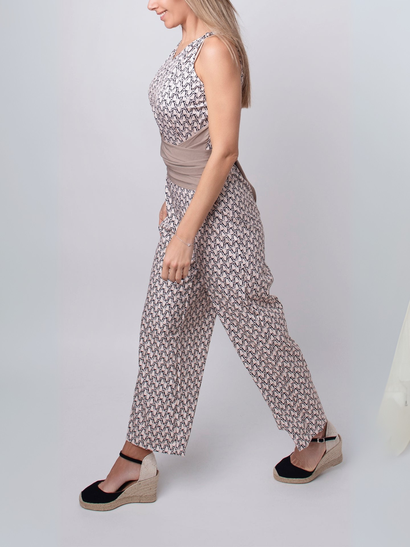 Sophie | Ærmeløs Jumpsuit med Rund Halsudskæring