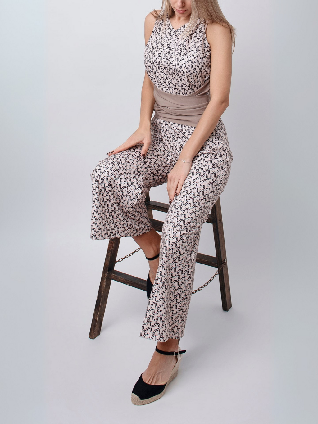 Sophie | Ærmeløs Jumpsuit med Rund Halsudskæring