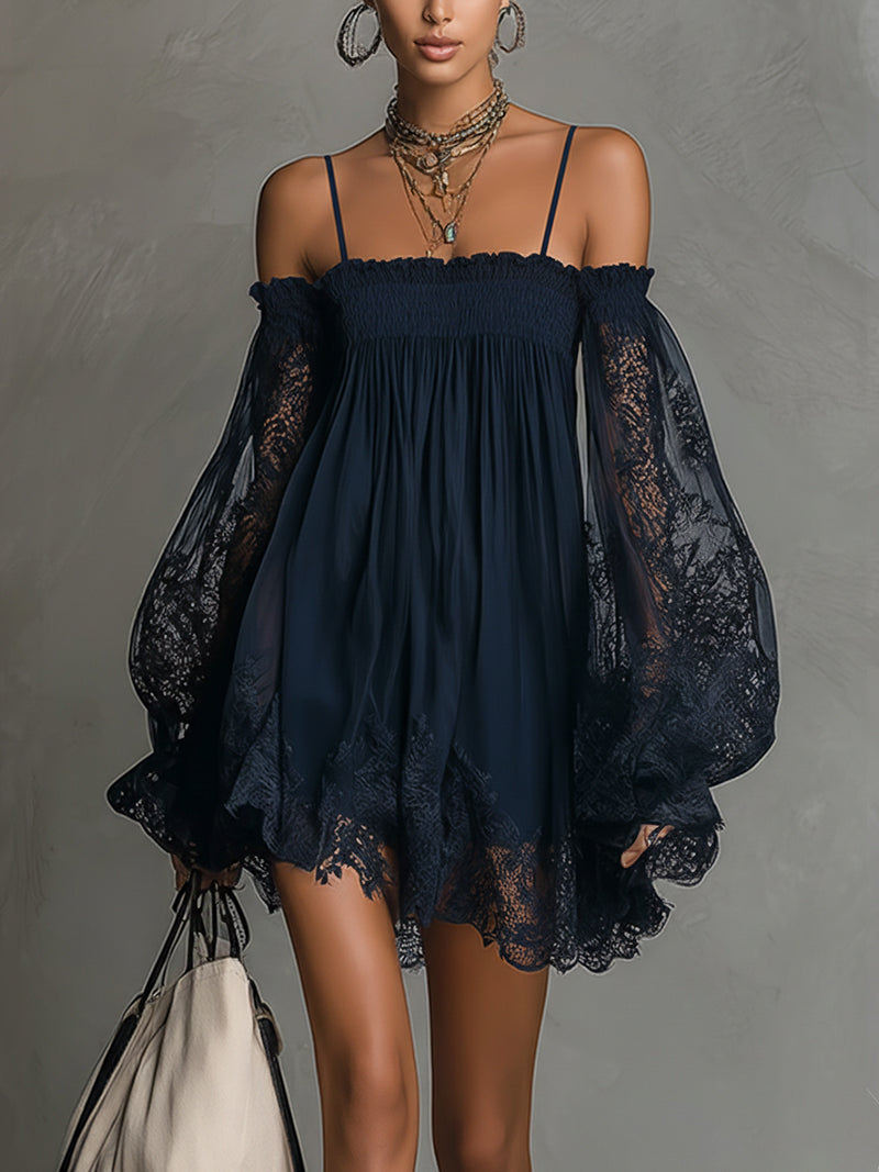 Naomi • Minikjole med off-shoulder-halsudskæring