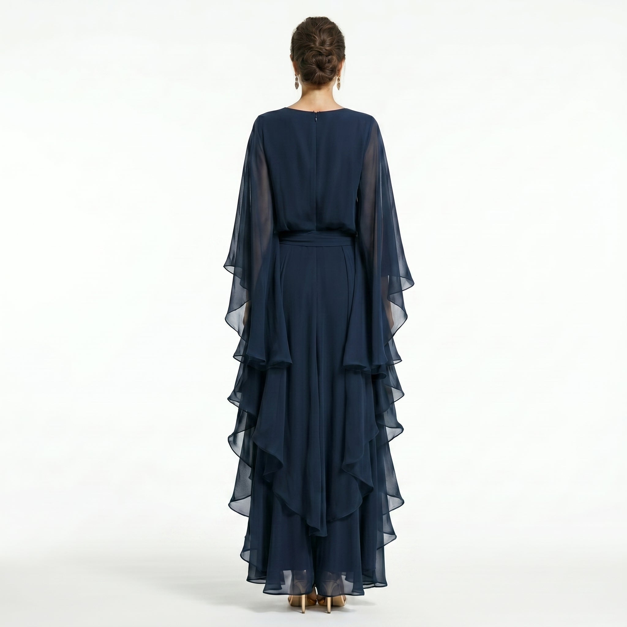 Inês - Festkostume med elegant kappe