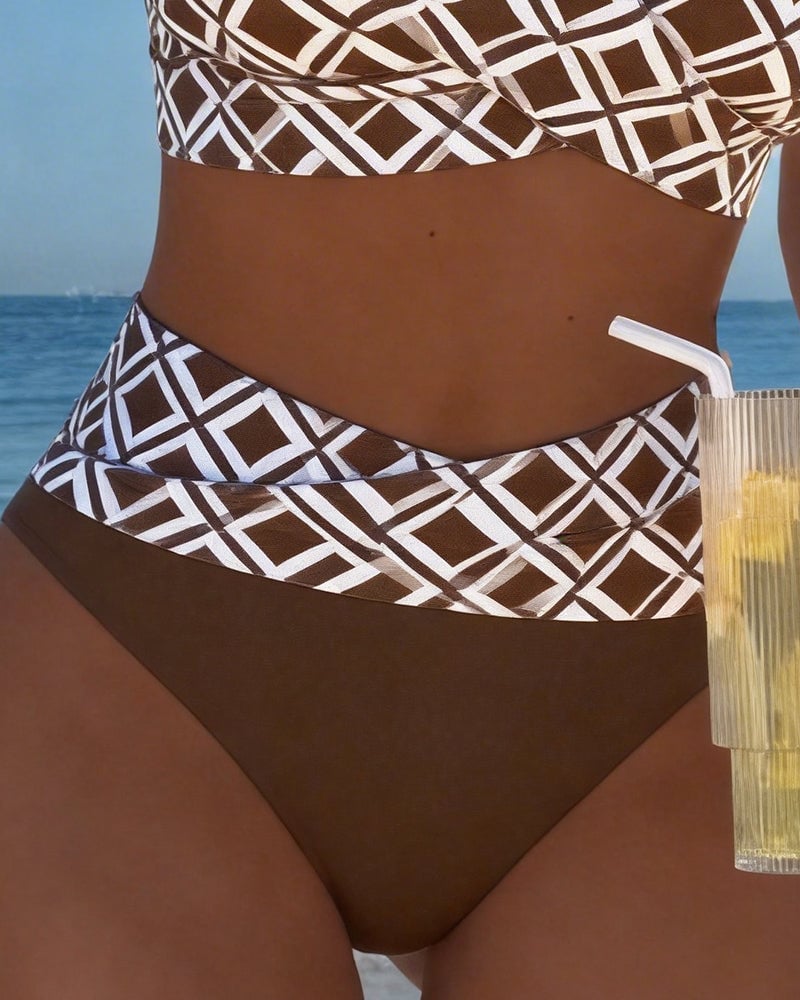 Todelt Bikini Med Bh-Skåret Top Og Diamantmønster