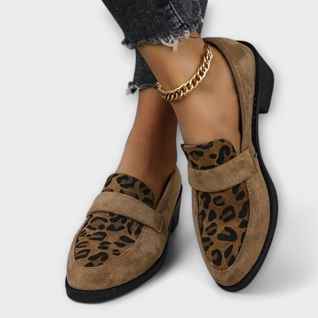Karla - Elegante damesko med leopardprint