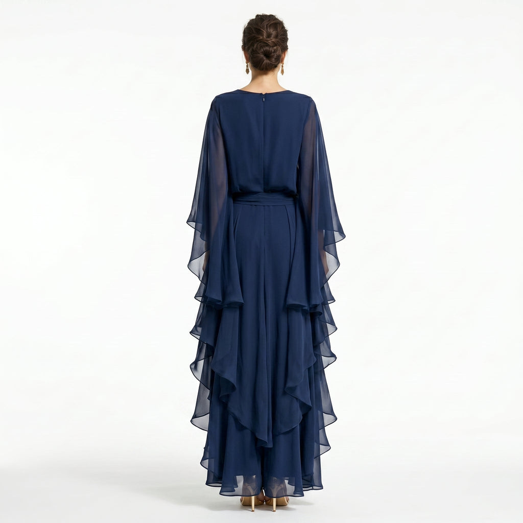Inês - Festkostume med elegant kappe