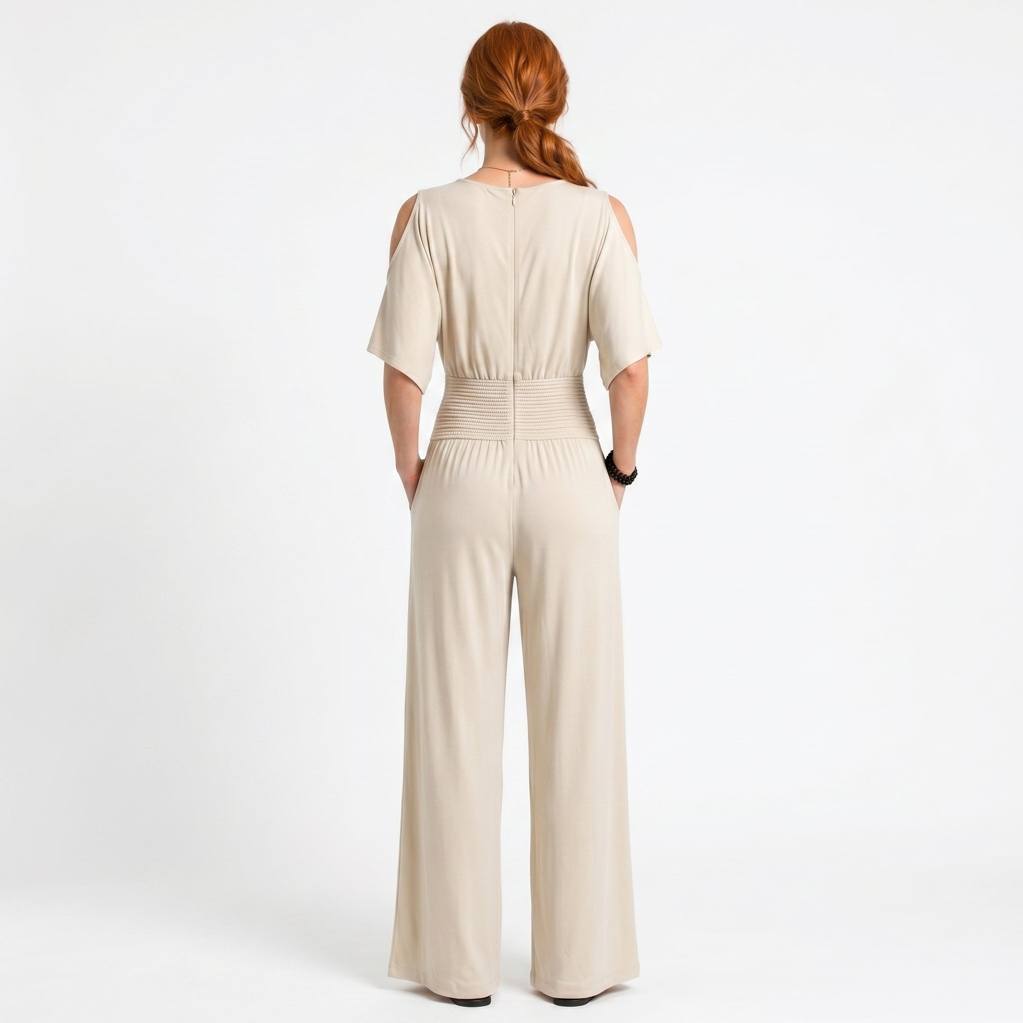 Beatriz - Flydende jumpsuit med elegant krydsudskæring