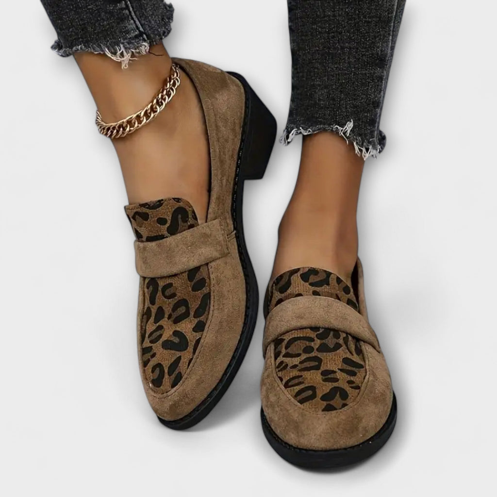 Karla - Elegante damesko med leopardprint