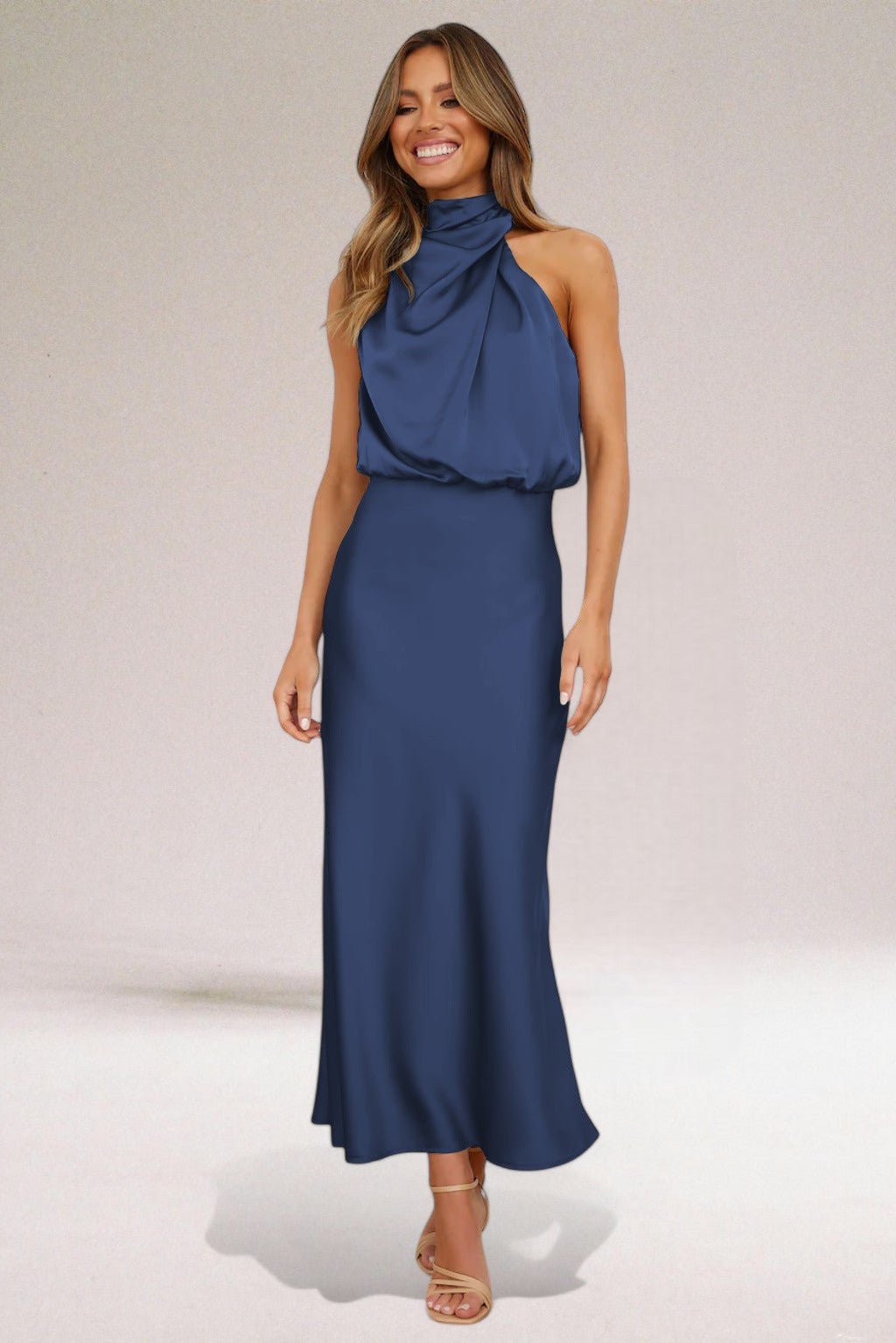 Flavia™ | Glamourøs satin halterkjole