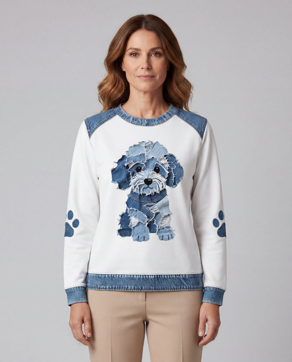 Sød hund med patchworkdenim