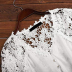 SARA - Bluse med blomstret blonde