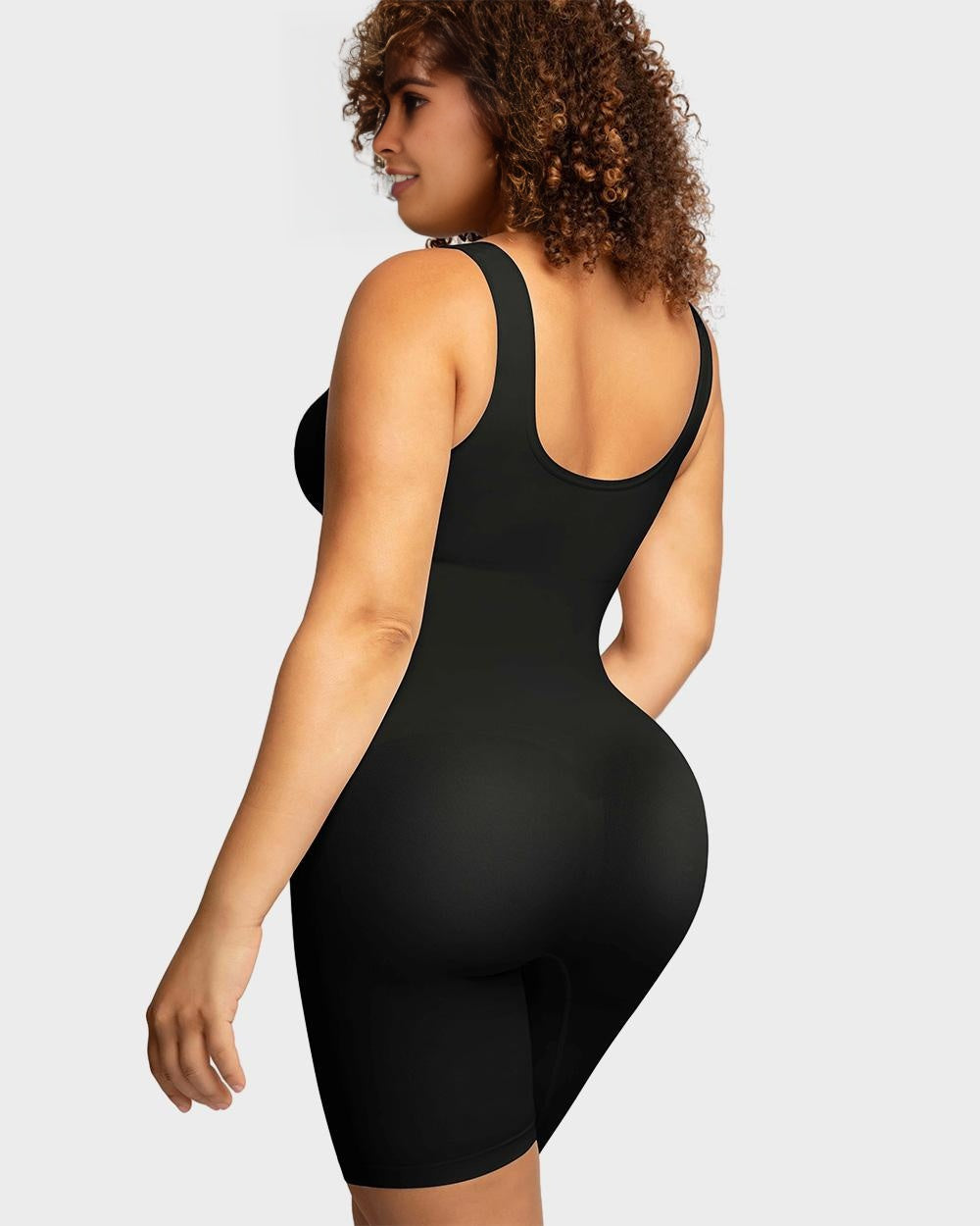 LALUNA® | SØMLØS BODYSUIT MED MELLEMLANGE LÅR