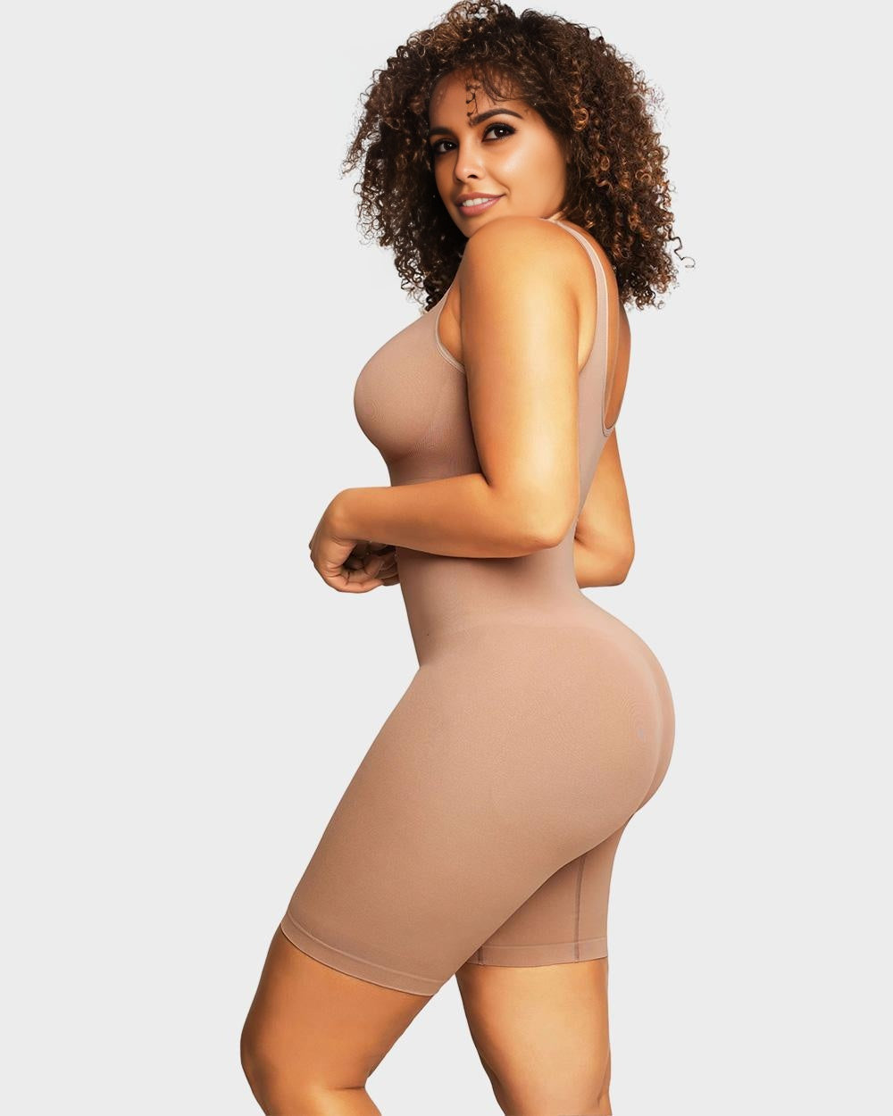 LALUNA® | SØMLØS BODYSUIT MED MELLEMLANGE LÅR
