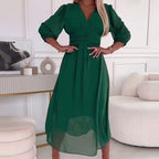 Eva | Chiffonkjole med spids halsudskæring